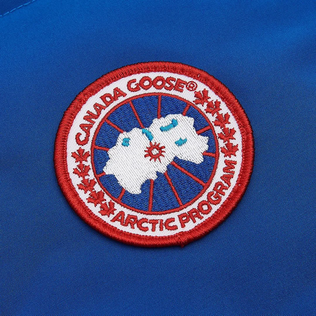 P360 Sapphire Blue] Canada Goose Canada Goose #Freestyle Crew 4154M Men’s and Women’s Vest Down# ➖ Genuine synchronous anti-counterfeiting chip sensor! ➖ Imported Behringer embroidery machine to customize 10,000-needle embroidery logo! ➖ Imported 21-count polyester-cotton blended original fabric, using Feather-Light 10D waterproof coating fabric, made of 84.5% polyester fiber and 15.5% cotton, 100% the best feel in the entire network! ➖ The genuine official website uses the national standard 80 white duck down, and will never be misled by false claims such as 90 down or goose down! ➖ 100% nylon nylon lining with double double-layer sealing design to prevent velvet from running away. Top-grade polar fleece is used in the collar and pockets to keep warm and comfortable! ➖ Yoshida YKK provides original custom-made electroplated sliders. YKK two-way lockable zippers are tight and smooth and will not peel off paint! ➖ 3M composite original Velcro is durable, and all accessories and hardware are disassembled and customized! ⛔No slander, no exaggeration, no need for too much copywriting, because it is focused, it is professional!  SIZE: XS S M L XL XXL [Attached: Size chart]